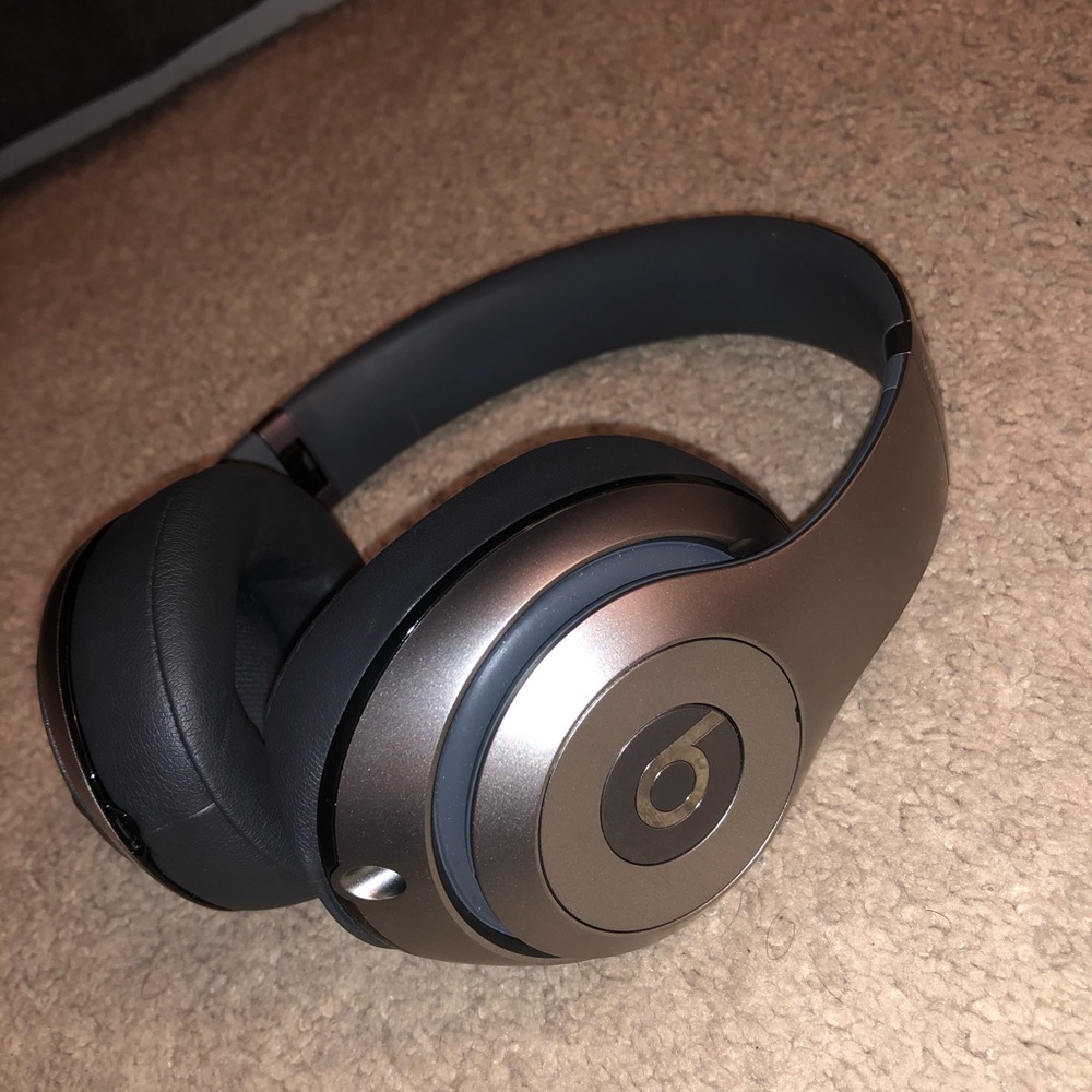 Beats Studio - wireless Bluetooth